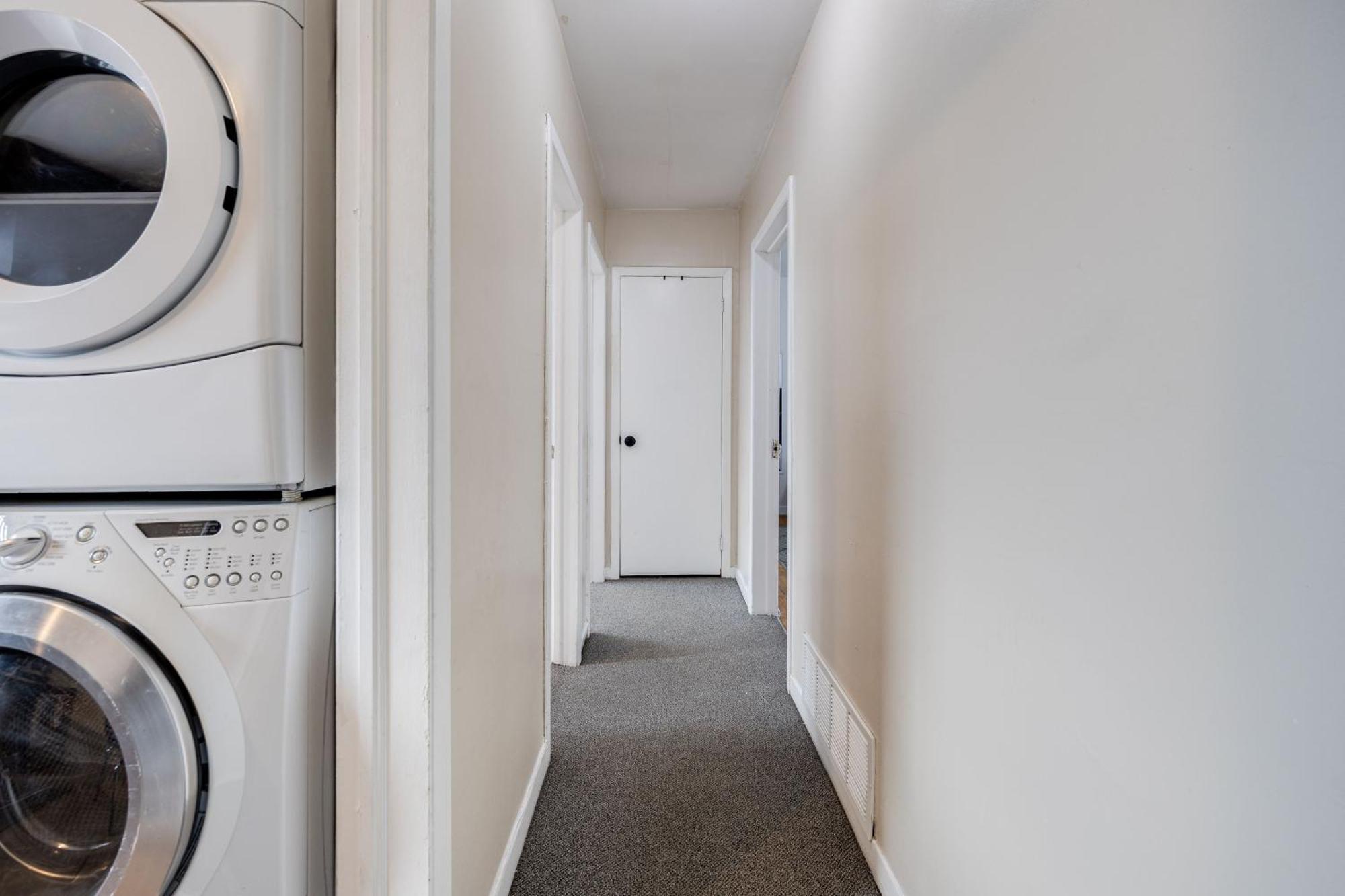 Eglinton West Guest Suite Toronto Ngoại thất bức ảnh